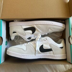 Nike SB Alleyoop White/Black Sneakers Size 11 NWOT